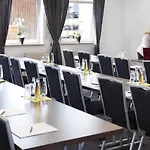 ألبينغلوهين سمارت فندق مبيت وإفطار 3*